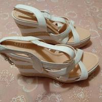 Sandali Guess con zeppa