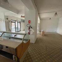 NEGOZIO A MONTELLO