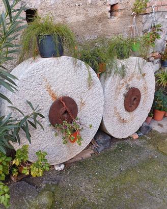 coppia di macine in pietra