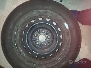 Pneumatici e/ o cerchioni auto R 16