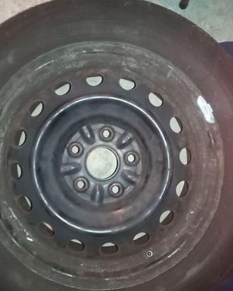 Pneumatici e/ o cerchioni auto R 16
