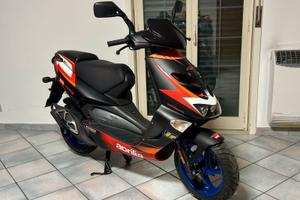 APRILIA SR 50 - Diablo Black - SOLO 270KM