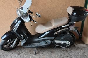 Piaggio Beverly 