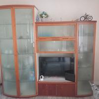 sala più tavolo e 4 sedie 