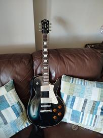 Chitarra elettrica ed amplificatore.