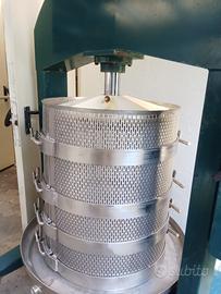 Pressa idraulica per vino