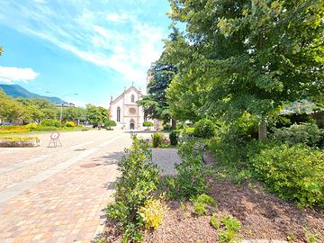 TRILOCALE con FINITURE DI PREGIO STORICO-ARTISTICO