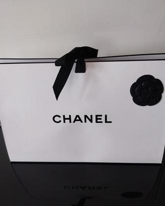 Scatola CHANEL in cartone / gift box