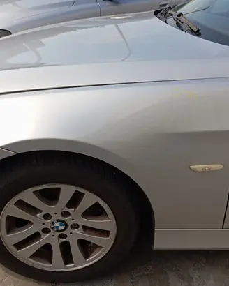 Parafango anteriore sx BMW 320D 2007 mod SW N47D20