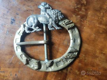 Fibbia Ottone Antica 8x8 cm - Leone - 66,5 grammi