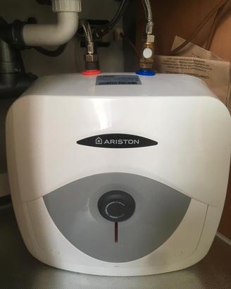 boiler Ariston sotto lavello 