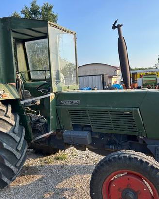 TRATTORE FORD 106