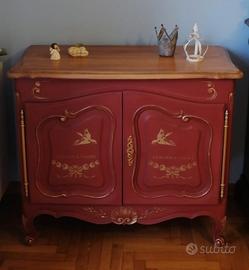 Credenza in legno restaurata artigianalmente