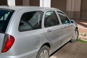 Lancia Lybra SW 1900