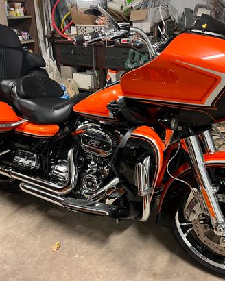 Harley-Davidson Road Glide C.V.O. - 2022