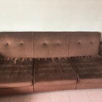 Divano letto e 2 poltrone