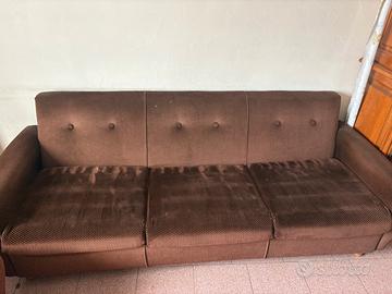 Divano letto e 2 poltrone