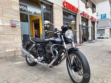 Moto Guzzi V7 - 2023