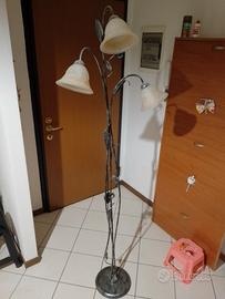lampada tre luci a pavimento