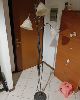 lampada tre luci a pavimento