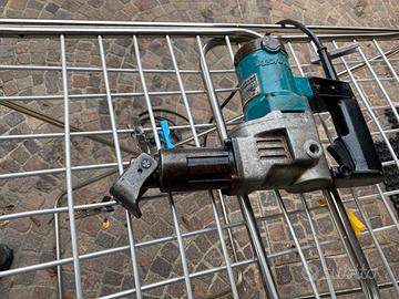 Martellatore perforatore makita