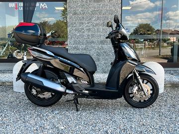 Kymco People GT 300