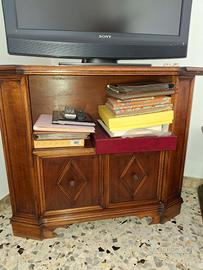 Mobile tv in legno
