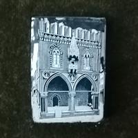 scultura palazzo delle mercanzie