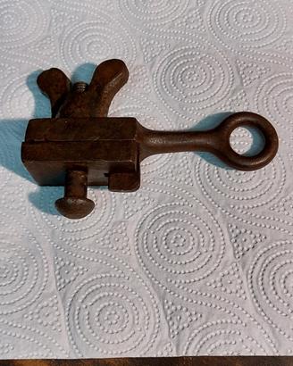 antica morsa manuale 