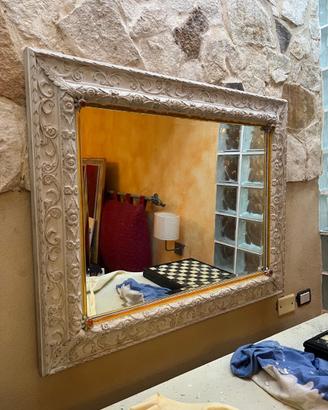 Specchio stile barocco con cornice intagliata