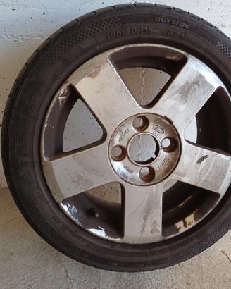 GOMME CON CERCHI IN LEGA