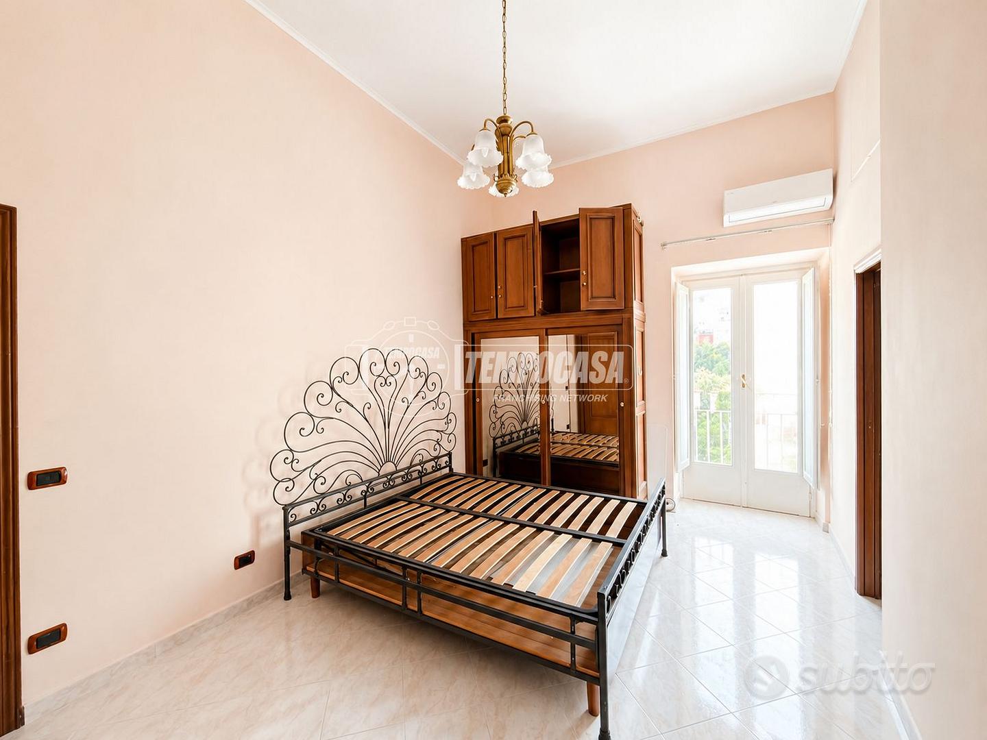 Apartment in Napoli, Rione Montesanto, Municipalità 2 - Vista 2