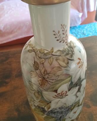 Vaso in porcellana dipinto a mano alt. cm 31,5.