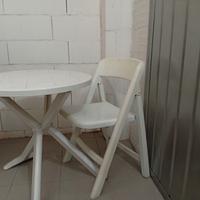tavolino con sedia 