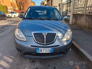 Lancia Ypsilon 12 benzina GPL