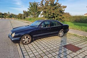 Mercedes E220 CDI W210