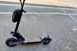 Monopattino hoyor modificato