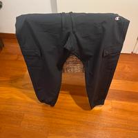 Pantalone tuta con tasconi