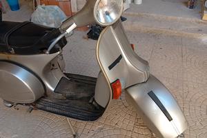 Vespa PX200 E