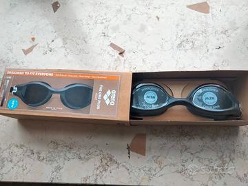 Arena Occhialini per piscina nuovi nella sua scato