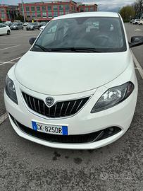 Lancia Ypsilon Gold Plus 1.0 hybrid