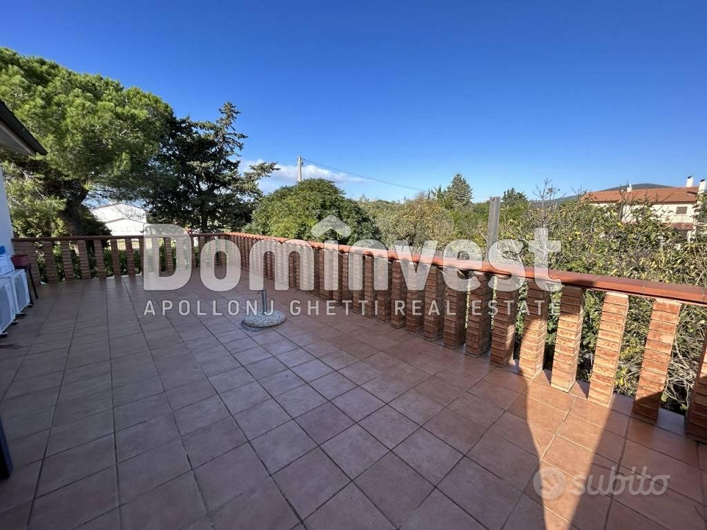 Rustico / Casale di 301 m² con più di 5 locali a C - Vista 3