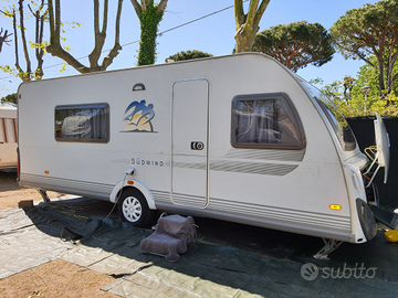 Caravan knauss 580 UEB e veranda italtende