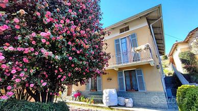Villa di 180 m² con 5 locali e box auto a Ronco Bi
