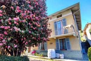 Villa di 180 m² con 5 locali e box auto a Ronco Bi