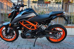 KTM DUKE 390