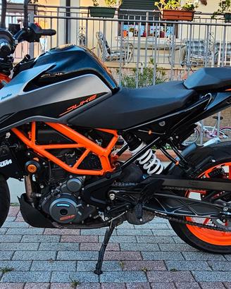KTM DUKE 390