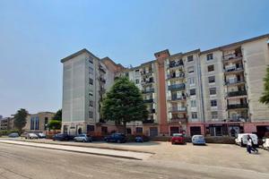 Casalnuovo - Locale commerciale