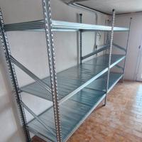 Scaffale metallico ad incastro senza viti