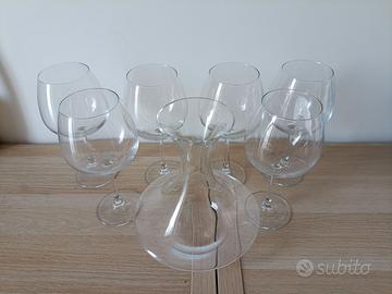 Sei bicchieri da vino rosso più decanter